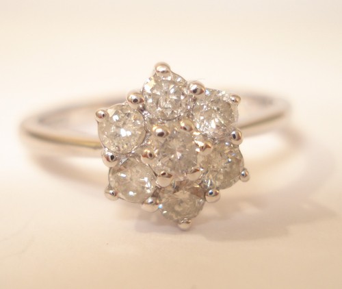 18ct white gold brilliant - 18ct,