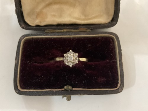 Diamond flower gold ring - ct,