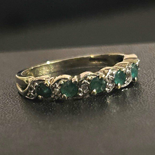 9ct yellow gold emerald - 9ct,