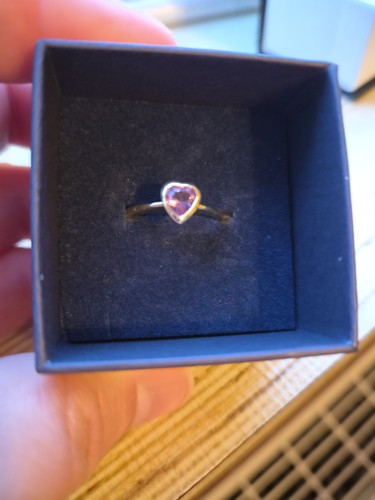 9ct gold amethyst ring - amethyst, box