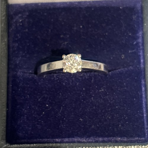 Stunning 18ct white gold - 18ct, .5
