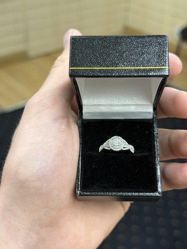 9ct white gold cluster ring - cluster,