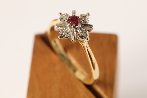 18ct solid yellow gold - yellow,