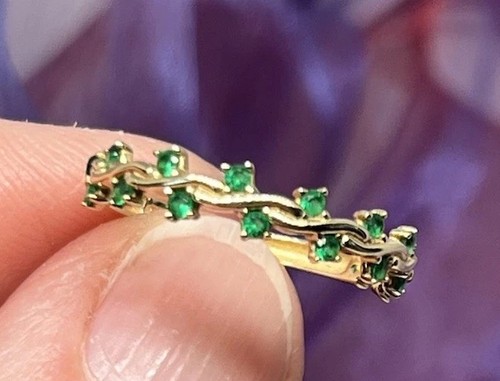 9ct yellow gold - yellow, emerald
