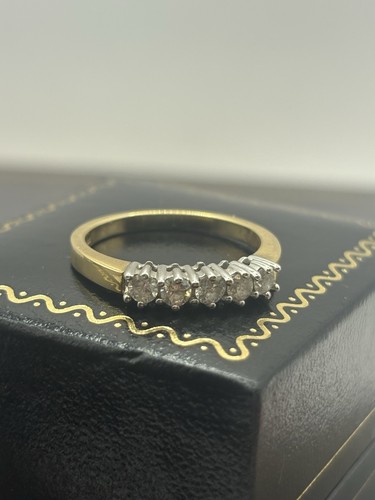 18ct 5ct 5 stone - 4.6g, 0.5ct