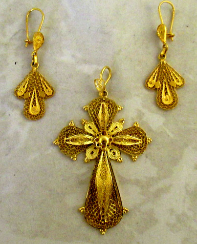 18ct yellow gold - yellow, matched