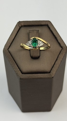 Tsavorite and diamond 9ct gold - diamond,