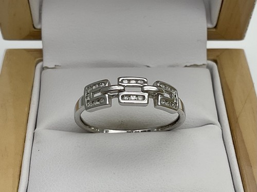 9ct white gold - white, ring