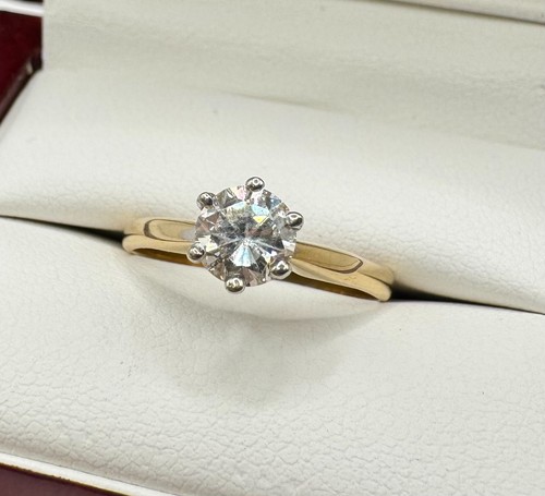 18ct gold 60ct diamond - 18ct, 0.60ct