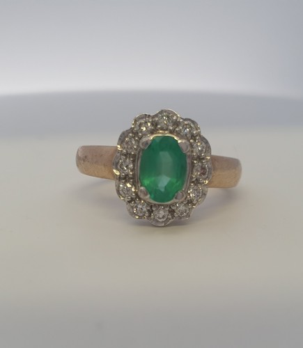 Pre owned 9ct emerald - pre-owned,