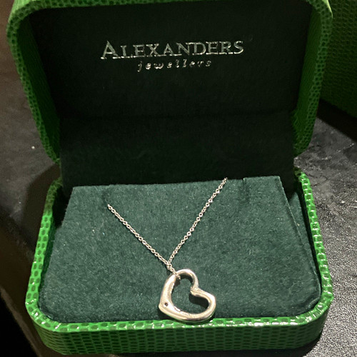 Alexanders 375 whitegold heart - alexanders,