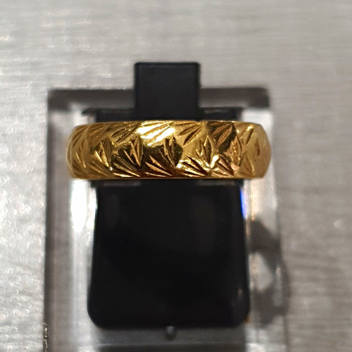 18ct yellow gold engraved - gold,