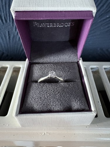 Beaverbrooks 9ct white - beaverbrooks, gold