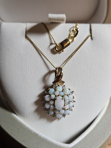 9ct solid gold hallmarked opal