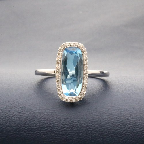 9ct white gold blue topaz - white,