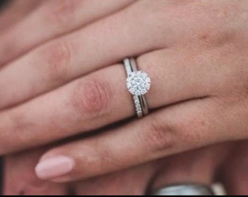 Beaverbrooks 18ct white gold - 18ct,