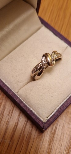 9ct white gold - gold, diamond