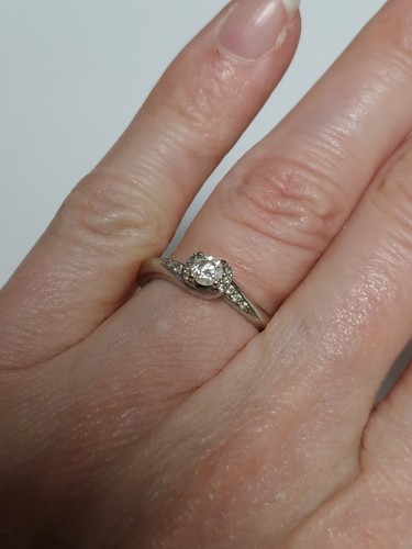 9ct white gold diamond - white,
