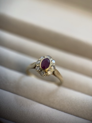 9ct yellow gold - 9ct, ruby