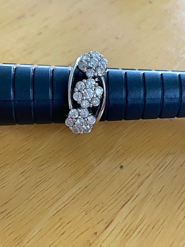 18ct white gold - white, brilliant