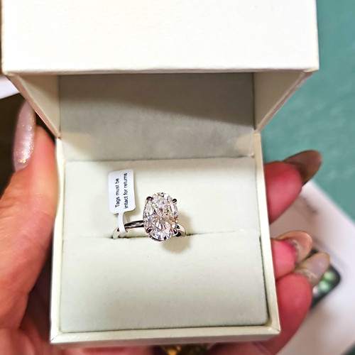 Maxine 10ct white oval diamond - maxine,